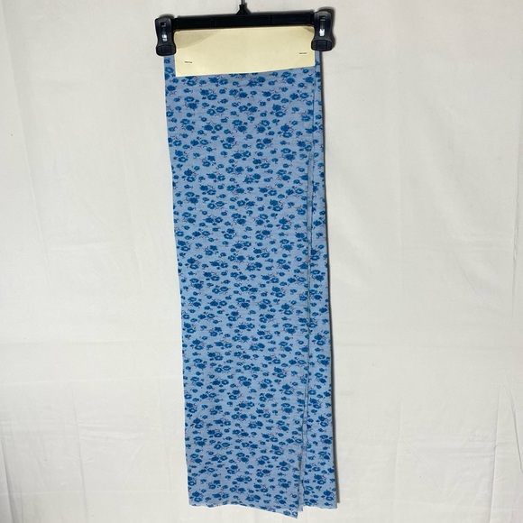 Vintage Fashion Fabrics Pre Cut Blue Floral Fabric - Picture 3 of 13